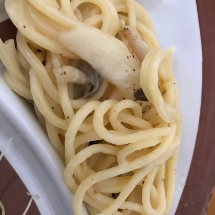 ルーミックでしめじと玉ねぎのホワイトソースパスタ